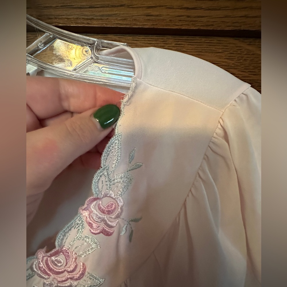 Shadowline Light Pink Rose Short Robe, OS - Picture 3 of 8